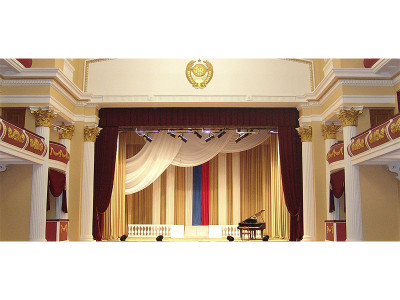 Зрительный зал городского культурного центра.